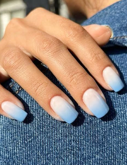 Marmor-Optik Nageldesign im Studio in Stuttgart