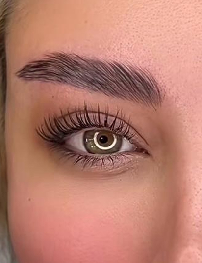 Wimpern und Augenbrauen Lifting in Stuttgart für einen gepflegten Look